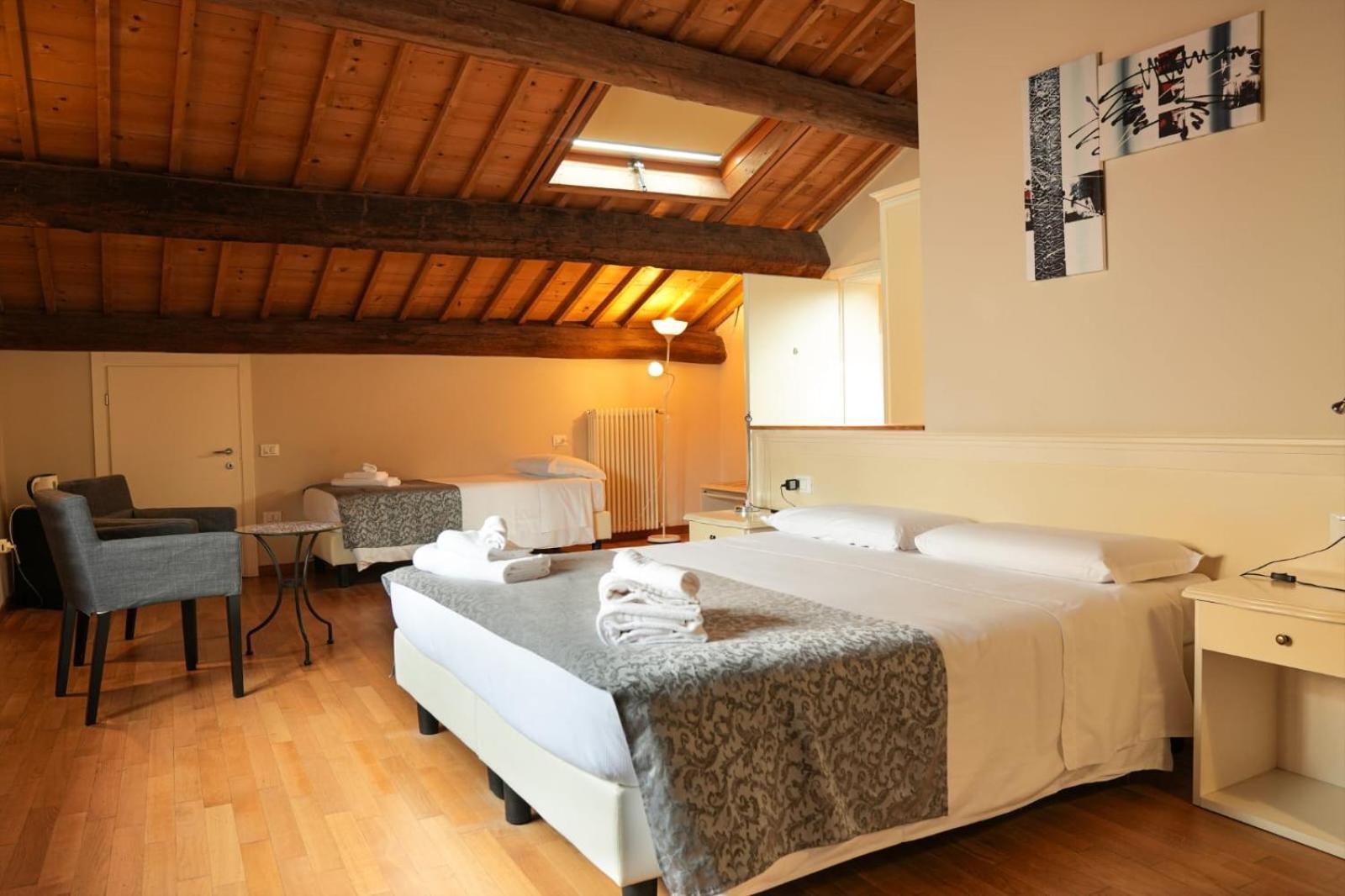 Honey Rooms Ferrara Exterior photo